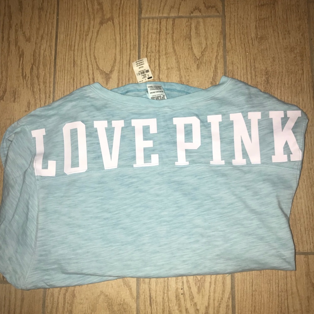 Pink quarter sleeve top.